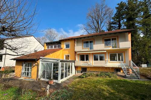 Außenansicht - Großzügiges Einfamilienhaus (mit Einliegerwohnung) in schöner Wohnlage von Dachau!