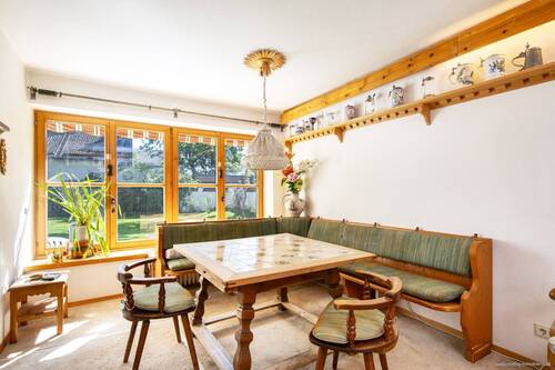 lichtdurchflutete Bauernstube - 