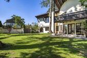 Garten mit Blick aufs Haus - 