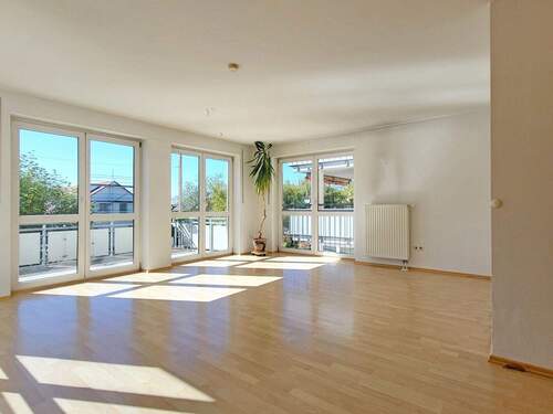 Wohnzimmer - 3 Zimmer Etagenwohnung zum Kaufen in Mering