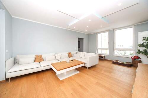 2.OG Wohnen - 4 Zimmer Etagenwohnung zum Kaufen in Düsseldorf