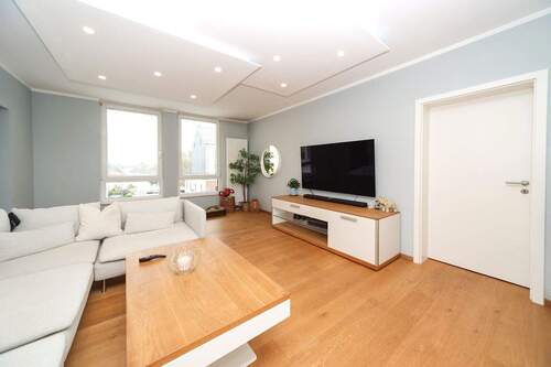 2.OG Wohnen - 4 Zimmer Etagenwohnung in Düsseldorf
