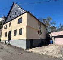 PREISREDUZIERUNG! Großzügiges, gepflegtes Einfamilienhaus in GemündenHunsrück zu verkaufen.