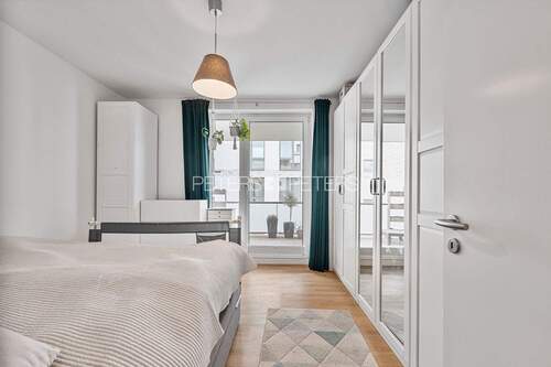 Schlafzimmer mit Zugang zur Loggia - 