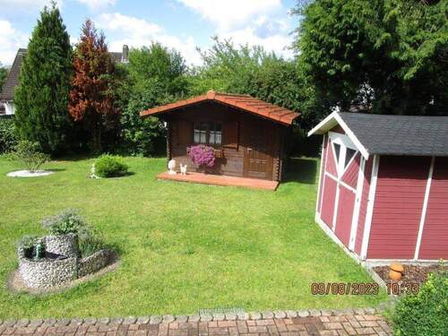 Gartenhaus + Gartengeräte - 