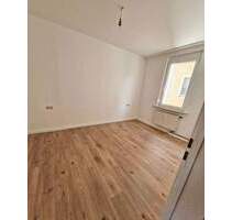 St. Peter ! 2-Zi.-Altbau-Whg., 39 m², Laminat, ohne Balkon, im 2.OG ohne Aufzug - Nürnberg Glockenhof St. Peter ! 2-Zi.-Altbau-Whg., 39 m², Laminat, ohne Balkon, im 2.OG ohne Aufzug - Nürnberg Glockenhof