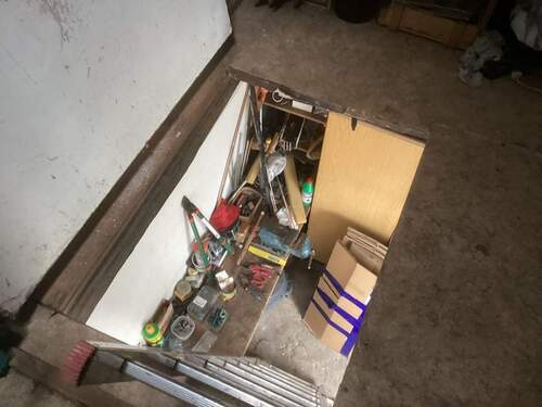 Aufstieg zu Dachboden alt - 