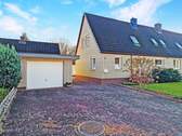 Auffahrt - 4 Zimmer Doppelhaushälfte in Wasbek