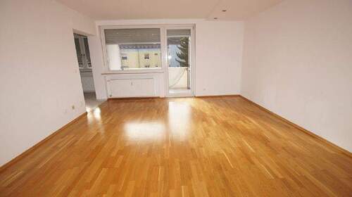 Wohnen - Sonnige 3 Zimmer-Wohnung mit Balkon