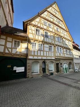 Vorderansicht Gebäude 1 - 3-Zimmer-Wohnung im Herzen von Brackenheim