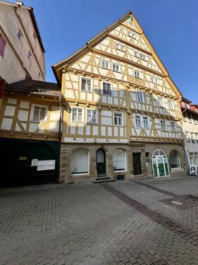 Vorderansicht Gebäude 2 - 3 Zimmer Etagenwohnung zum Kaufen in Brackenheim