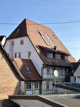 Rückansicht Gebäude - 3 Zimmer Etagenwohnung in Brackenheim