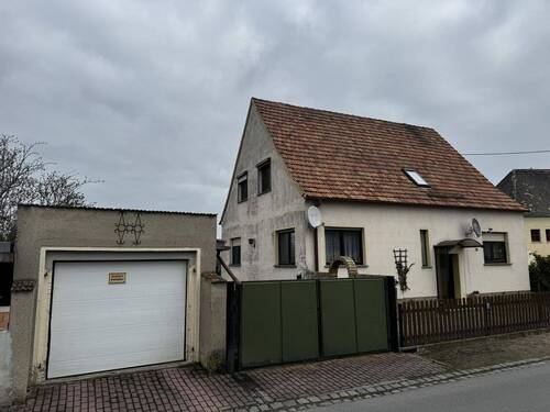 Ansicht von der Straße B.1 - Einfamilienhaus mit 120,00 m&sup2; in Elsnig zum Kaufen