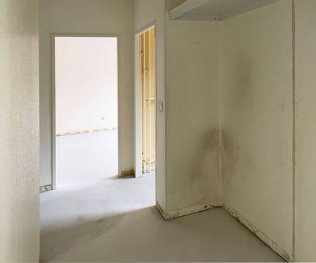 Flur m. Abstellnische - 
