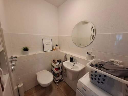 Modernes Gäste-WC - 