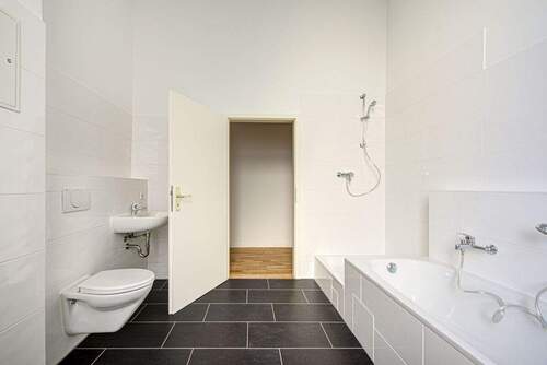 Bad - Etagenwohnung mit 69,10 m&sup2; in Berlin zum Kaufen