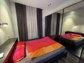 Schlafzimmer + Arbeitsbereich - 