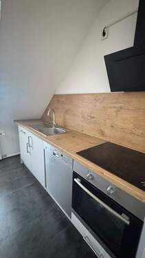 IMG_9379.jpeg - Zollhausstraße ! Helle sehr geräumige 3-Zi.-DG-Whg., 65 m², EBK, ohne Balkon im 2.OG ohne Aufzug