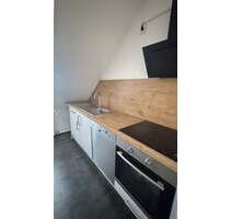 Zollhausstraße ! Helle sehr geräumige 3-Zi.-DG-Whg., 65 m², EBK, ohne Balkon im 2.OG ohne Aufzug - Nürnberg Langwasser