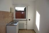 Hauswirtschaftraum mit Waschbecken - 