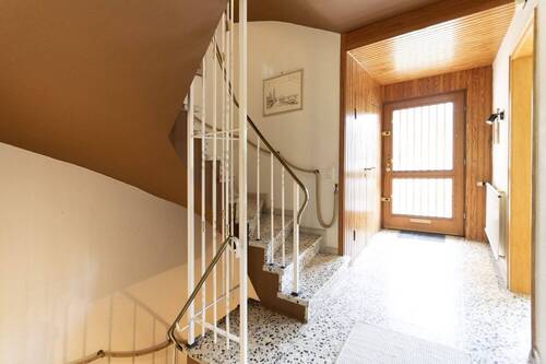 Eingangsbereich - 6 Zimmer Reihenmittelhaus in Neuss