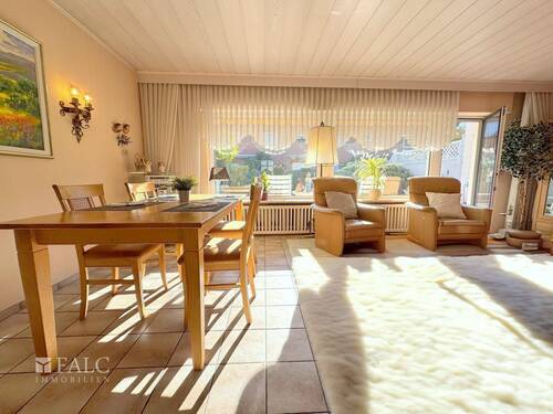 Wohn- und Esszimmer - 4 Zimmer Reihenmittelhaus zum Kaufen in Köln