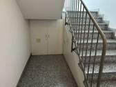 Abstellraum unter der Treppe - 