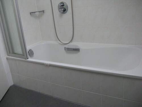 Dusch- Badewanne - 