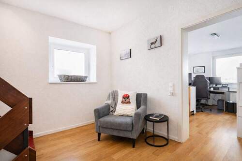 Flur und Büroraum - Wohneinheit II - 