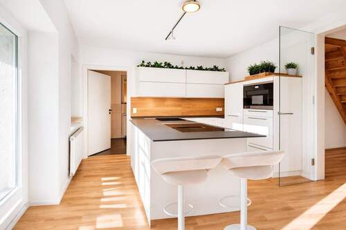 Küche - Wohneinheit I - 7 Zimmer Mehrfamilienhaus, Wohnhaus zum Kaufen in Waldkirch