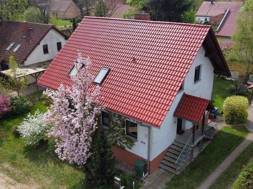 Hausansicht Eingang - 7 Zimmer Einfamilienhaus zum Kaufen in Beelitz OT Elsholz