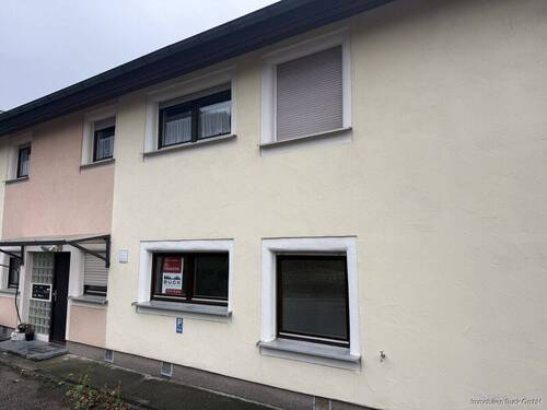 Aussenansicht - Frisch renovierte Erdgeschosswohnung in ruhiger Wohnlage gesucht??