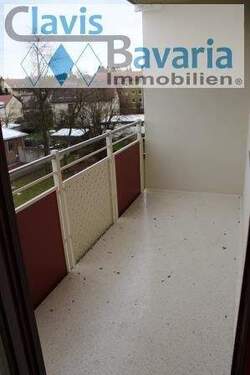 überdachter Balkon - Etagenwohnung mit 60,00 m&sup2; in Vilshofen an der Donau zur Miete