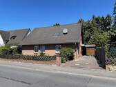 Straßenansicht - EFH mit barrierefreiem EG und schönem Garten
