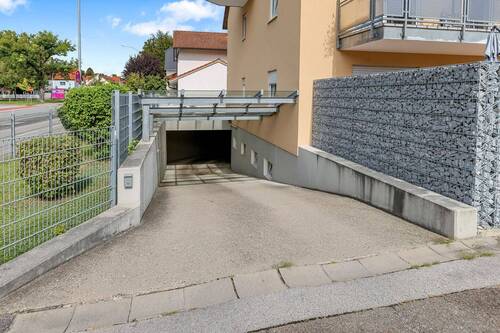 Tiefgaragenzufahrt - 3 Zimmer Etagenwohnung in Ingolstadt