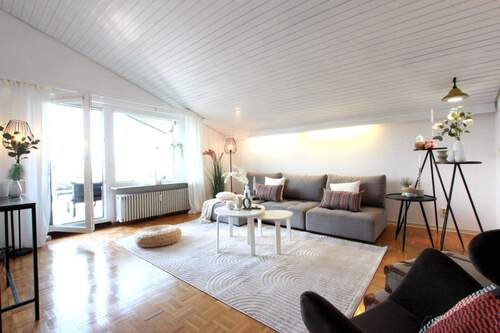 Wohnzimmer - 3 Zimmer Etagenwohnung in Leonberg