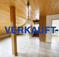 VERKAUFT Charmante 3-Zimmer-Dachgeschosswohnung mit zwei Balkonen und Gartenblick in Orsingen-Nenzingen