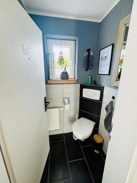 Badezimmer - 4 Zimmer Mehrfamilienhaus, Wohnhaus in Erdweg