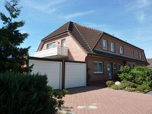 Hausansicht - Oberwohnung mit Garage in zentraler Wohnlage