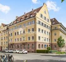 Charmante Altbauwohnung mit 4 Zimmern, Balkon, großer Loggia & opt. TG-Stellplatz - Nürnberg Gleißhammer