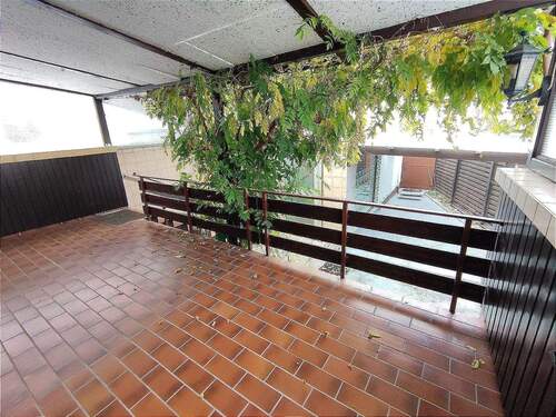 ... mit Blick in den Innenhof - 