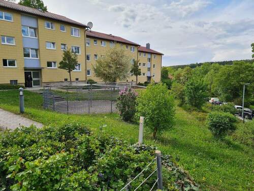 Aussenansicht_Wohnanlage - Erstbezug nach Teilsanierung - Helle 3-Zi-Whg in Stgt-Birkach