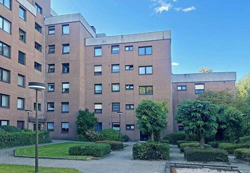 Straßenansicht - 3 Zimmer Etagenwohnung zum Kaufen in Hamburg