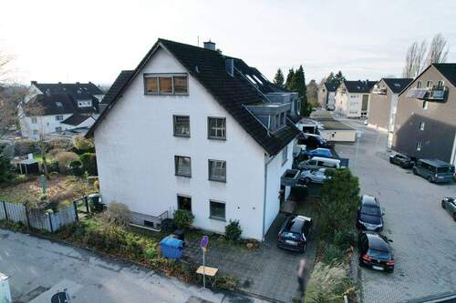 Seitenansicht Drohne - 8 Zimmer Mehrfamilienhaus, Wohnhaus zum Kaufen in Leverkusen / Lützenkirchen