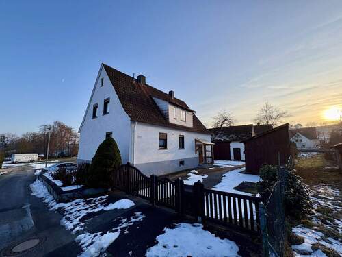 Außenansicht - Klassisches Einfamilienhaus mit Raum für Ihre Wohnideen