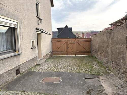 Einfahrt und Hof - Einfamilienhaus mit 120,00 m&sup2; in Hauteroda zum Kaufen