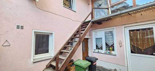 Innenhof - Achtung Handwerker Reihenhaus mit sehr viel Potential im Herzen von Schmidmühlen