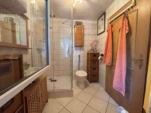 Tageslichtbad mit Dusche - 