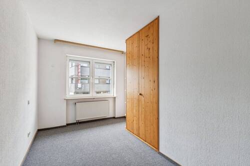 Einzelzimmer der ersten Wohneinheit - Mehrfamilienhaus, Wohnhaus mit 310,00 m&sup2; in Bous zum Kaufen