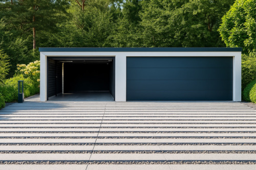 Doppelgarage und Carport auf dem Grundstück - 